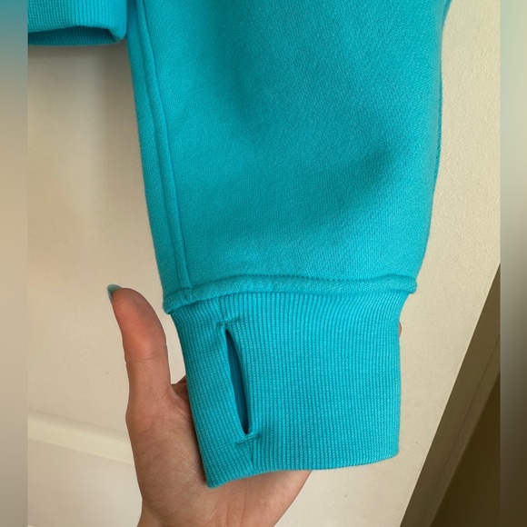 Lululemon Scuba Oversized Half-Zip Funnel Neck in Electric Turquoise - Size XS/S - Picture 10 of 10